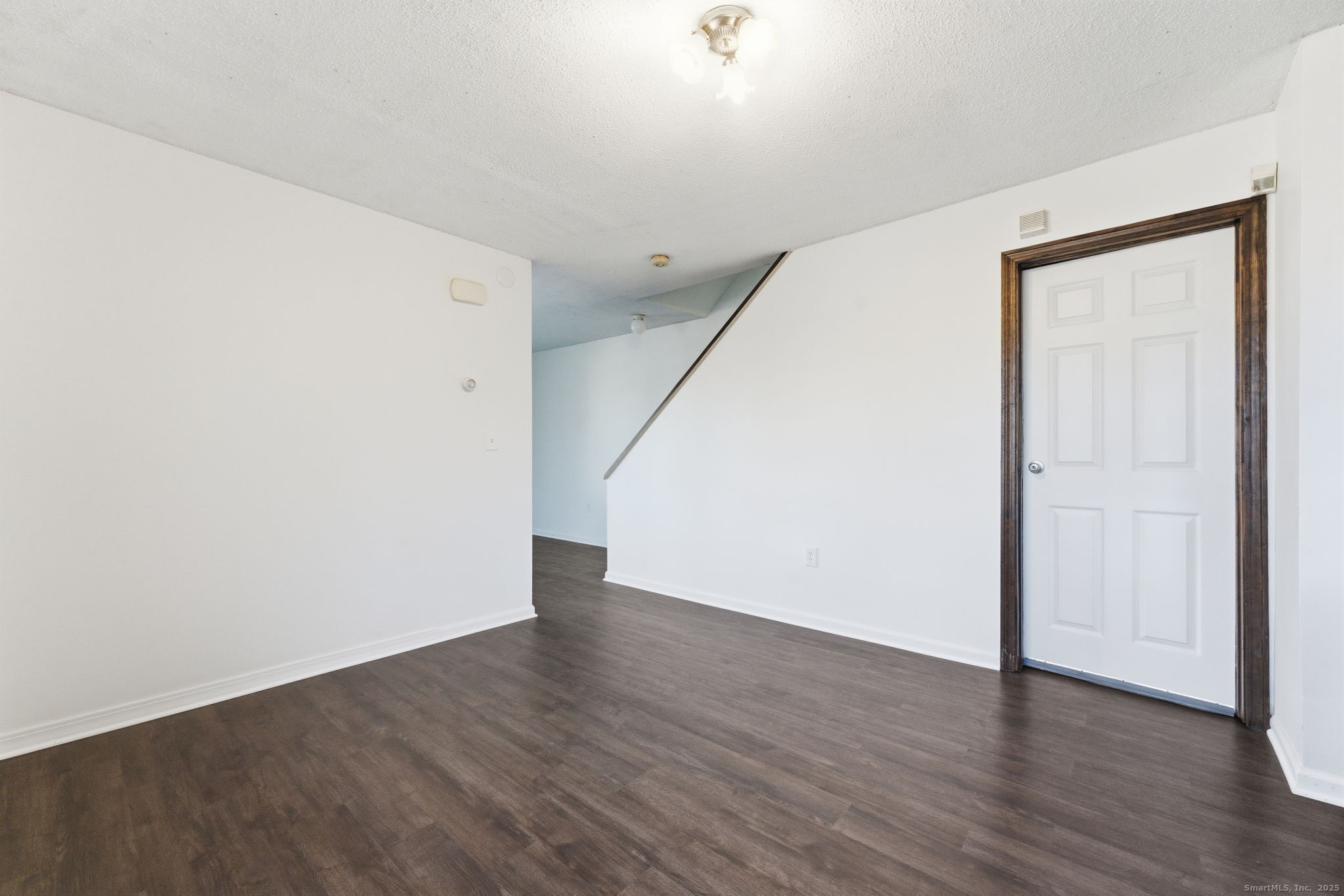 33 Guilford Street, Unit B Hartford, CT 06120 - Photo 5 of 20