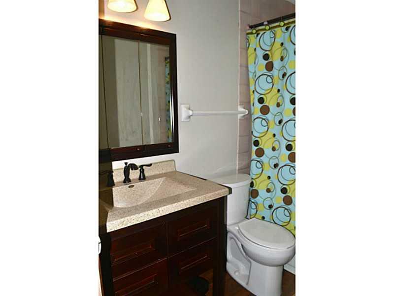 5530 Milhouse Road Indianapolis, IN 46221 - Photo 9 of 16 Gallery Image 9