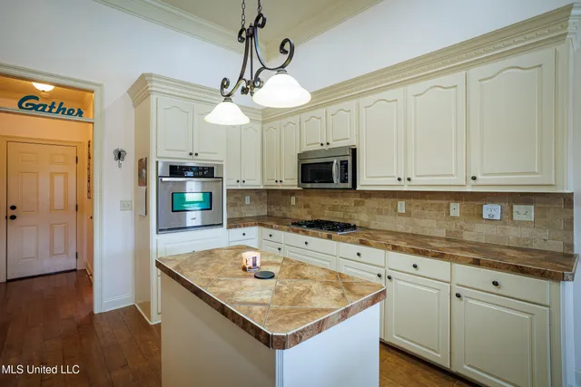 $369,900 | 319 Bullock Circle, Richland, MS 39218