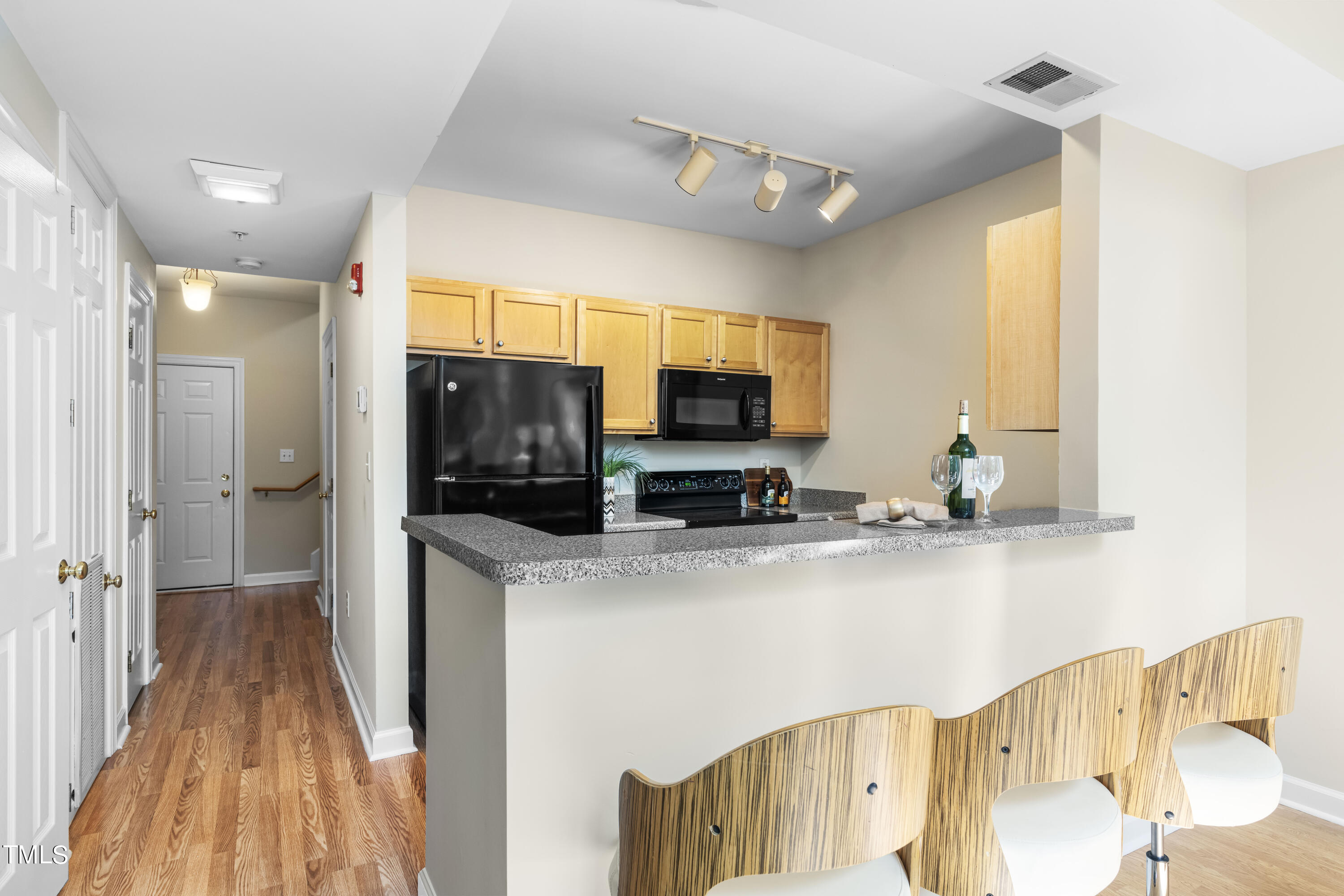 200 South Dawson Street, Unit 106 Raleigh, NC 27601 - Photo 12 of 26 DSC00547