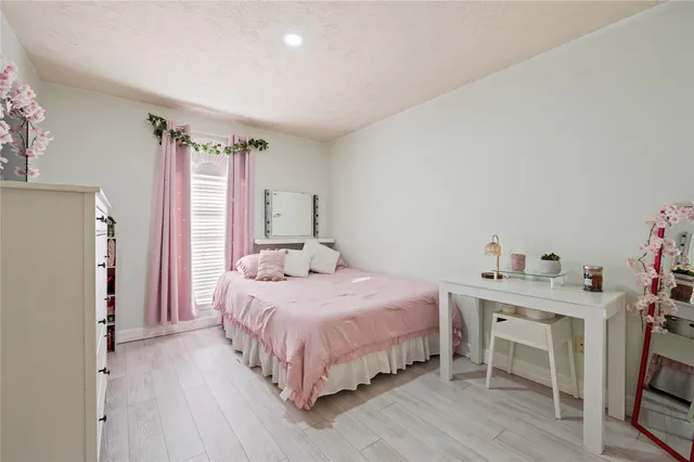 $349,000 | 5011 Lakeside Court, Pasadena, TX 77504