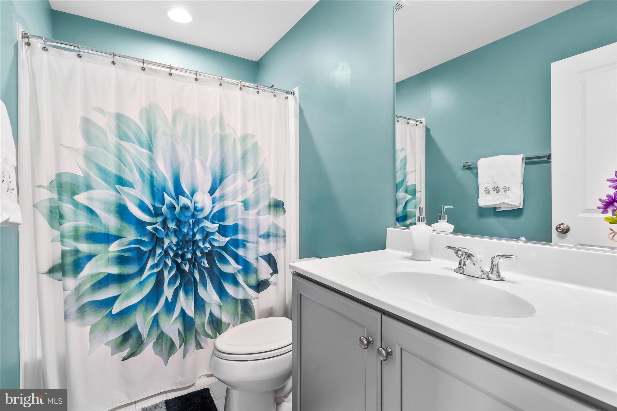 8430 Pine Bluff Road Frederick, MD 21704 - Photo 29 of 45 Upstairs Hall Full Bath