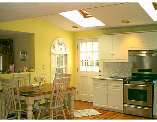 41 Fairview Road Lynnfield, MA 01940 - Photo 2 of 11 Gallery Image 2