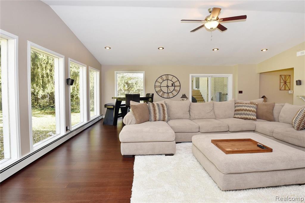 146 West Hickory Grove Road Bloomfield Hills, MI 48304 - Photo 8 of 27