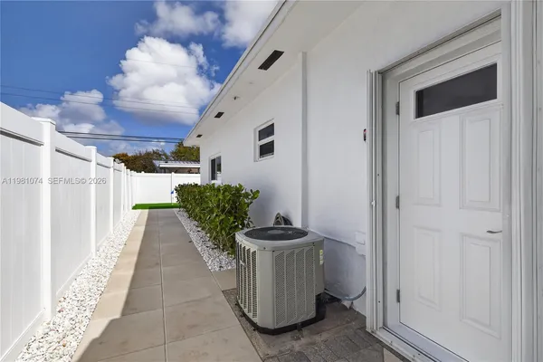$8,500 | 2161 Northeast 62nd Court, Fort Lauderdale, FL 33308