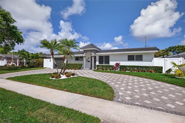 $8,500 | 2161 Northeast 62nd Court, Fort Lauderdale, FL 33308