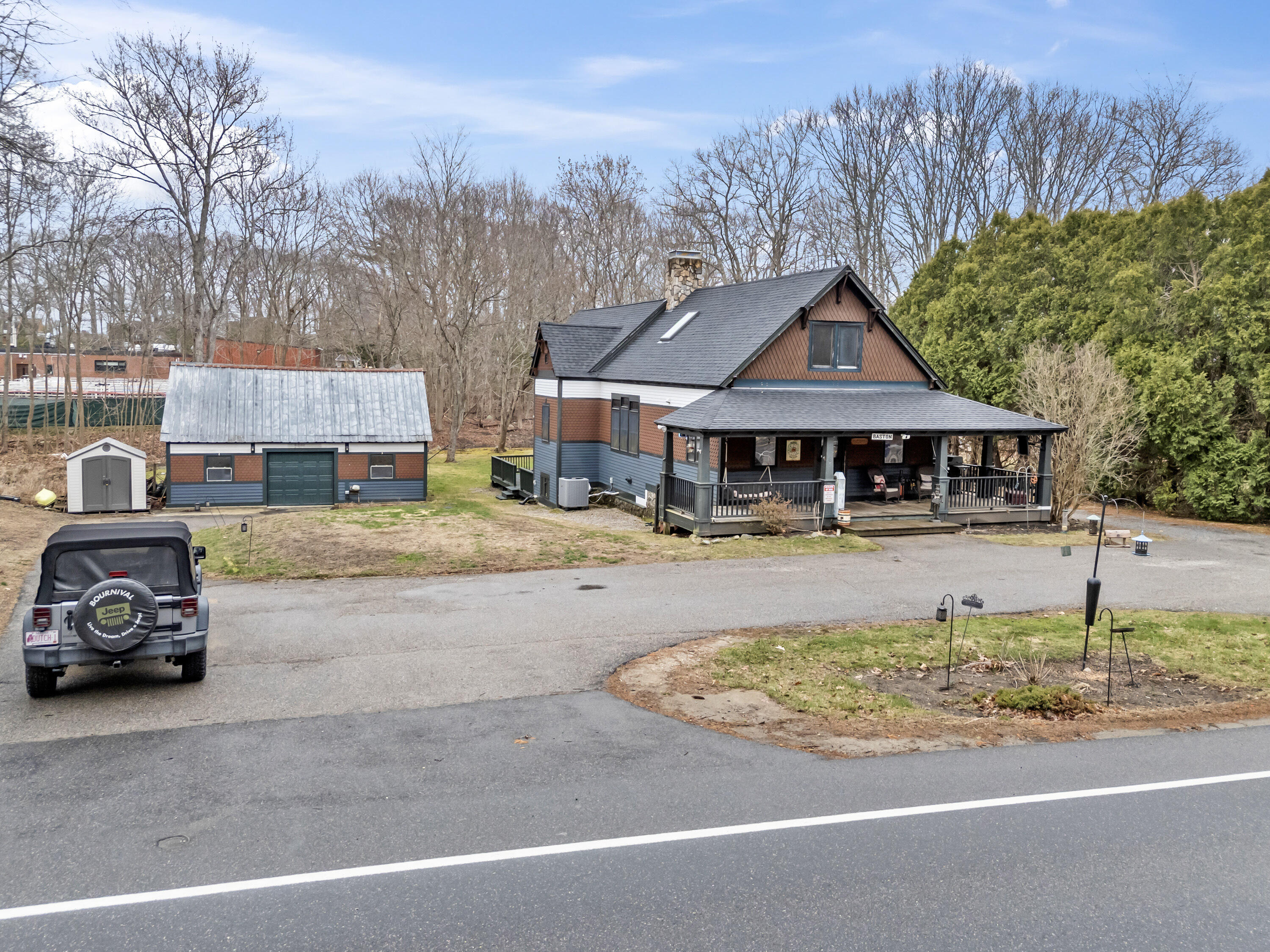 65 Main Street York, ME 03909 - Photo 10 of 33 left view