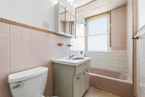 $2,850 | 26 Rockwell Avenue, Unit 2, Medford, MA 02155