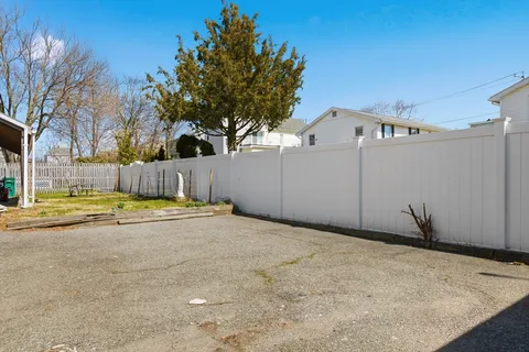 $2,850 | 26 Rockwell Avenue, Unit 2, Medford, MA 02155