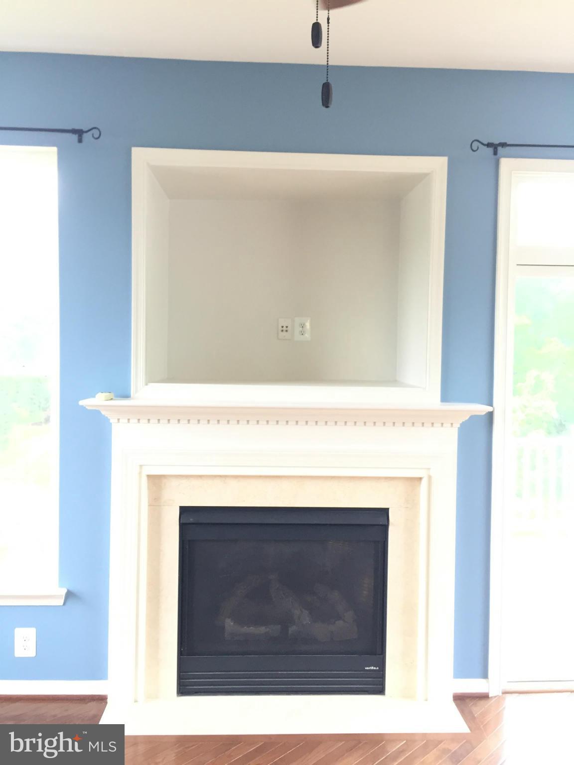 9115 Ribbon Falls Loop Bristow, VA 20136 - Photo 17 of 30 Living Room