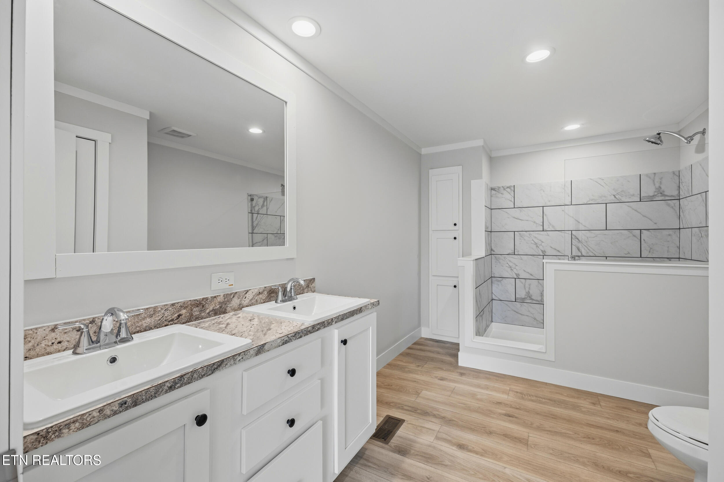 160 Copenhaver Road Lenoir City, TN 37771 - Photo 13 of 25 master bath
