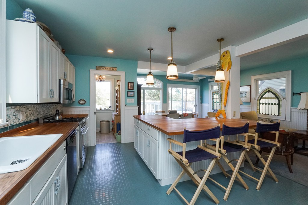 284 River Road Winthrop, MA 02152 - Photo 2 of 22 Gallery Image 2