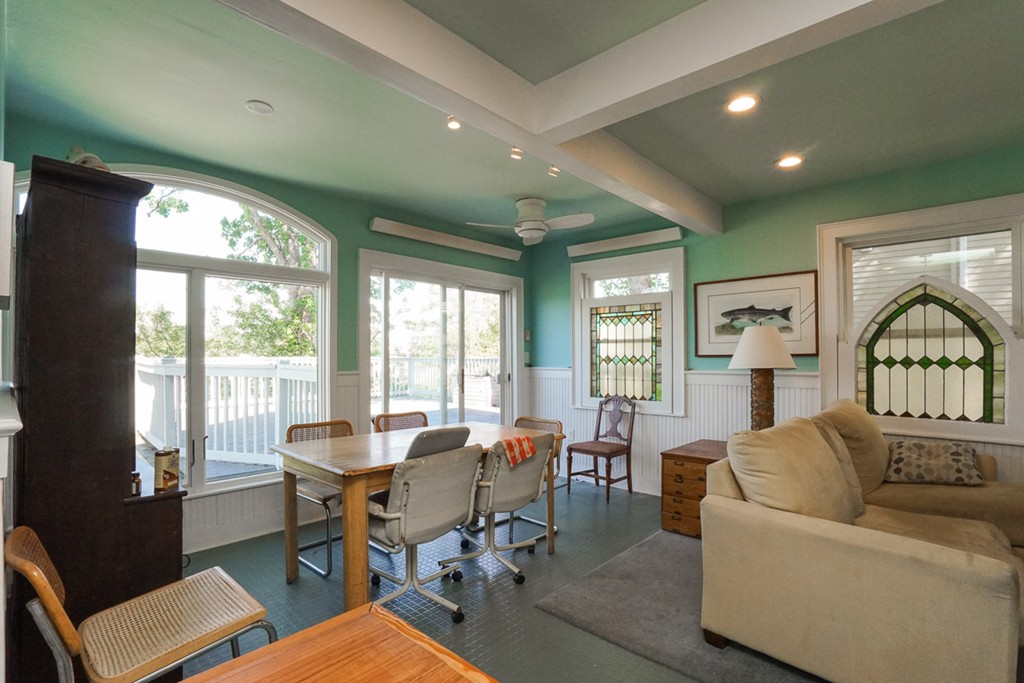 284 River Road Winthrop, MA 02152 - Photo 5 of 22 Gallery Image 5