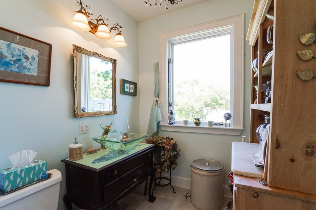 284 River Road Winthrop, MA 02152 - Photo 8 of 22 Gallery Image 8
