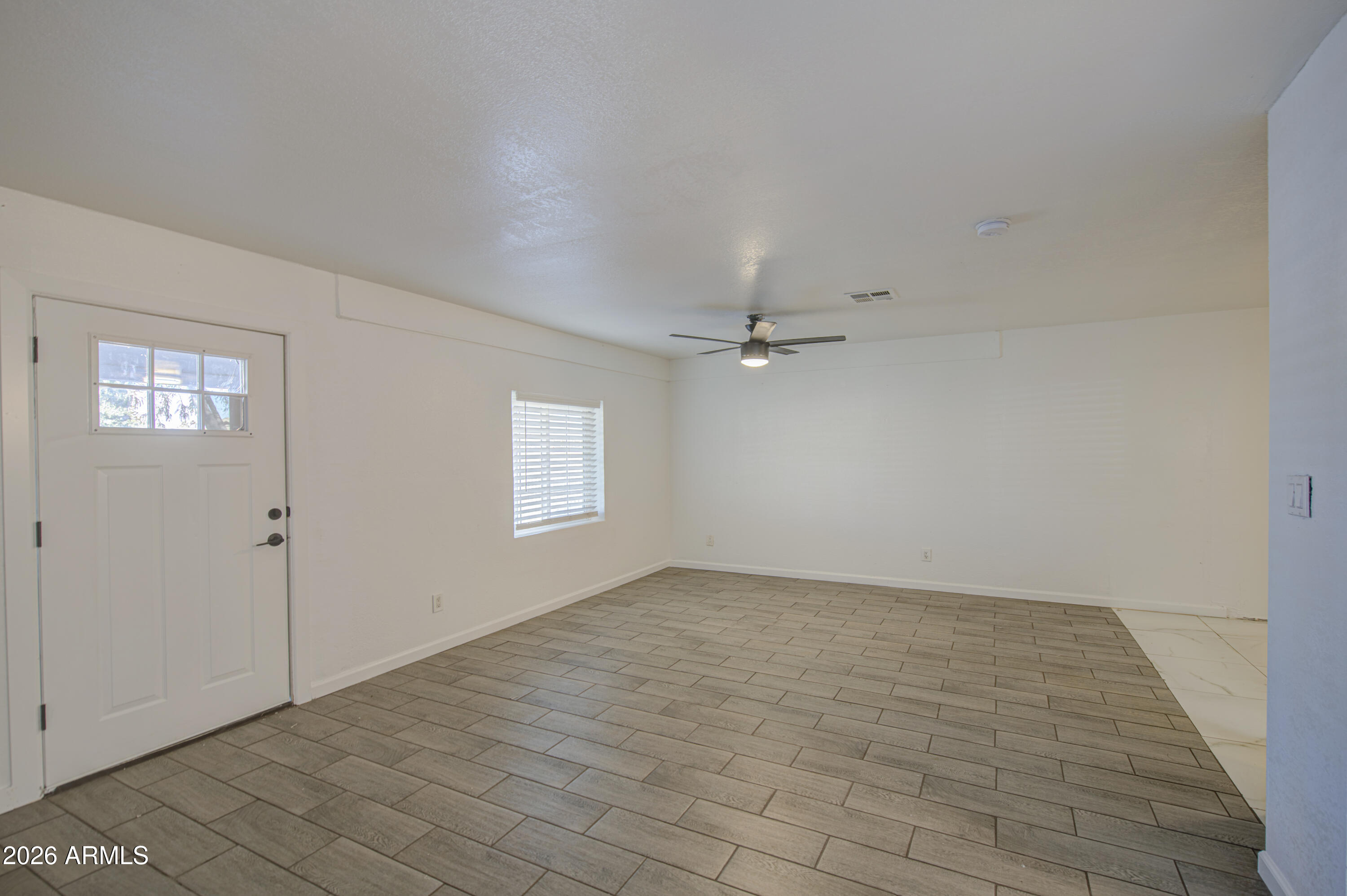 6071 West Osborn Road Phoenix, AZ 85033 - Photo 3 of 20 Living Room 4