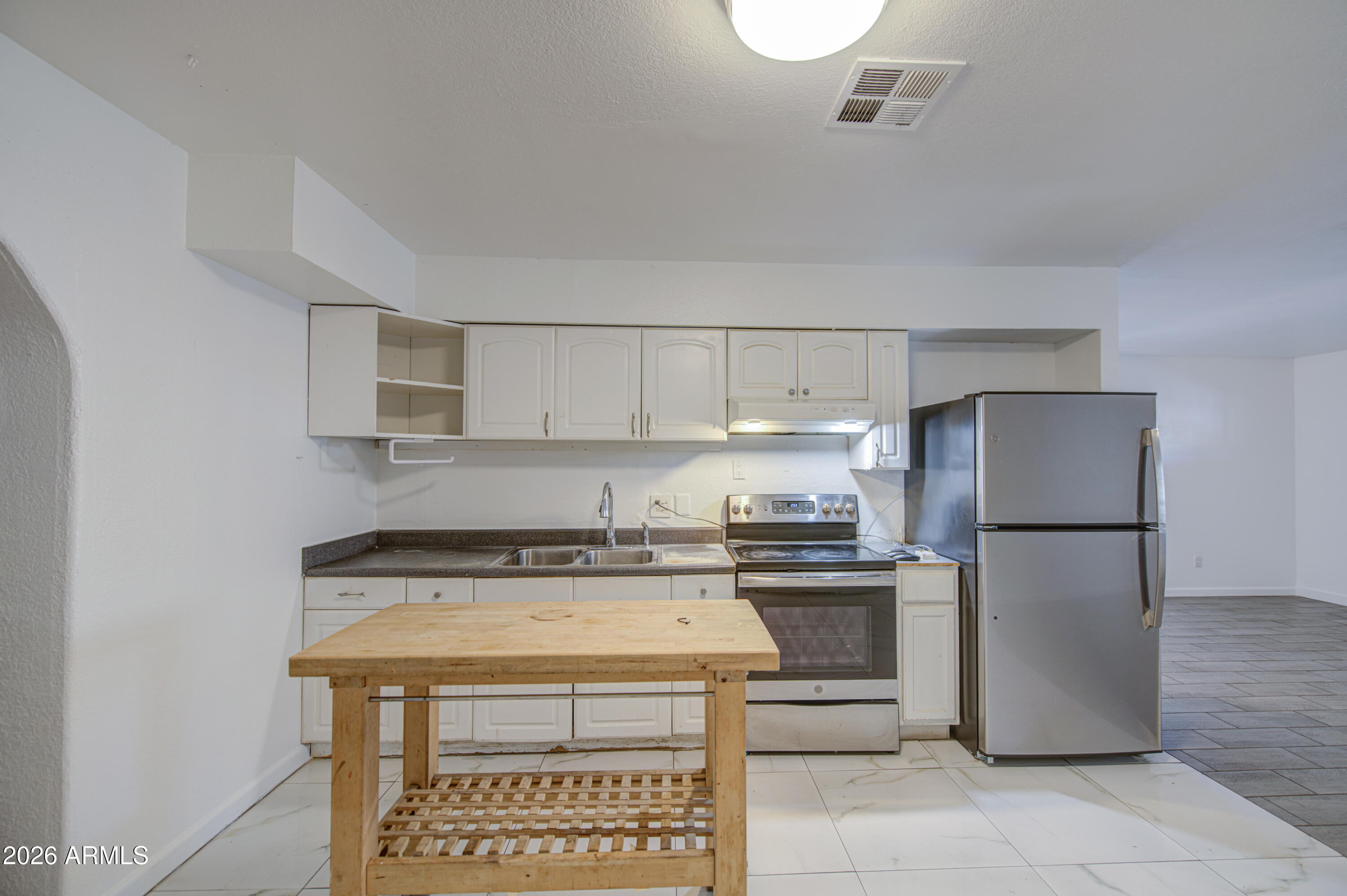 6071 West Osborn Road Phoenix, AZ 85033 - Photo 5 of 20 Kitchen 2