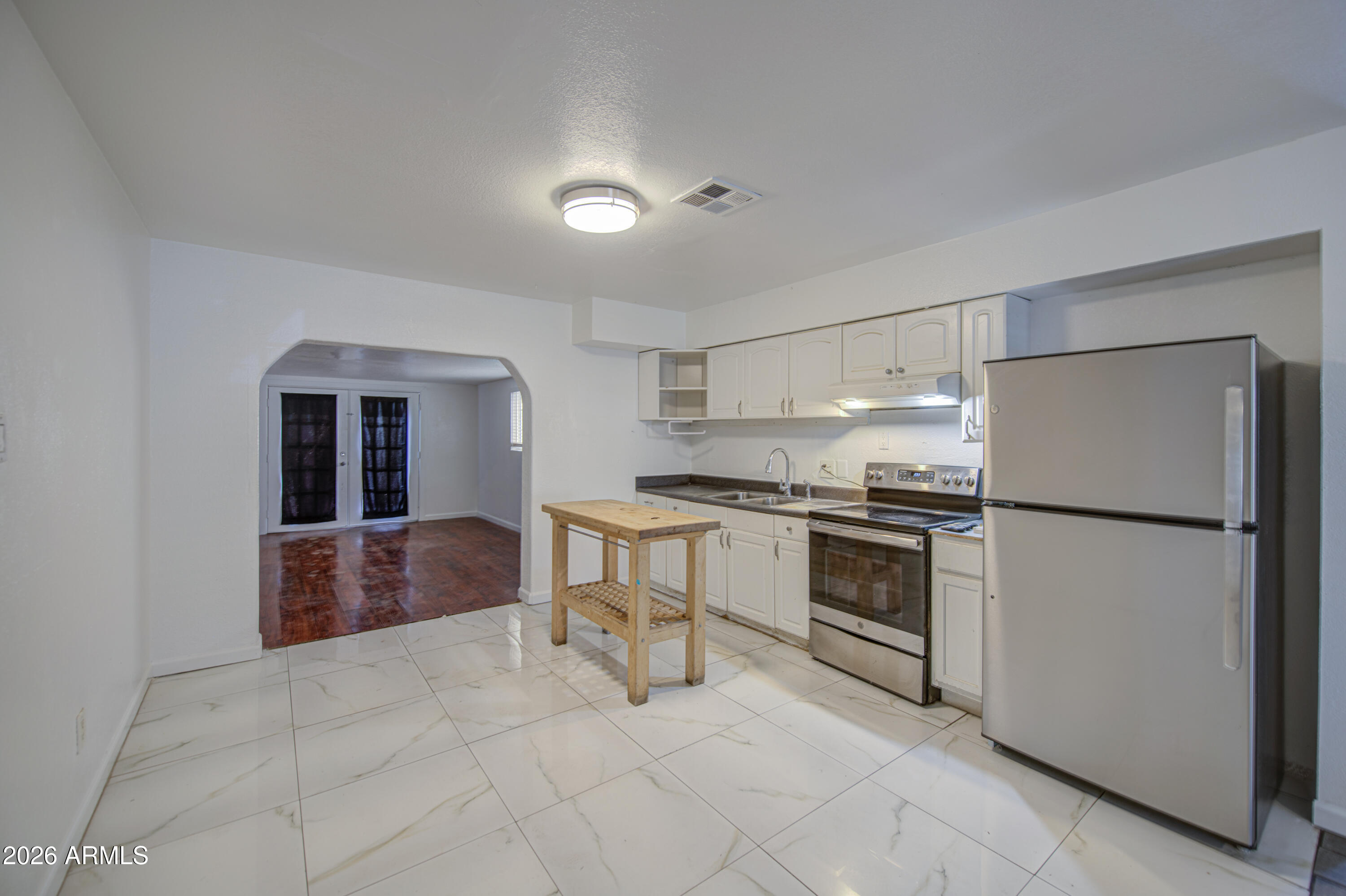 6071 West Osborn Road Phoenix, AZ 85033 - Photo 6 of 20 Kitchen 3