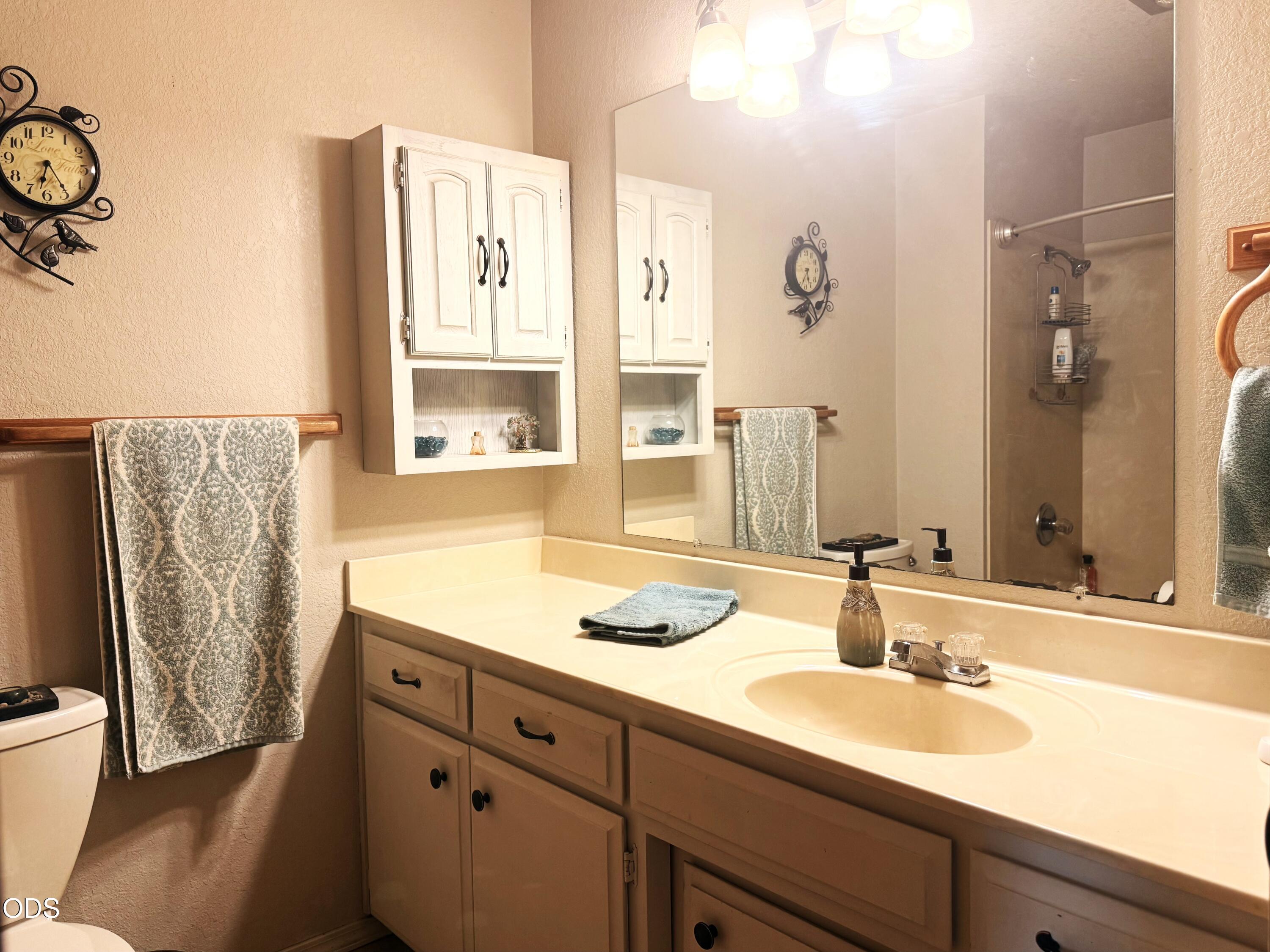 1002 Angler Lane Grants Pass, OR 97527 - Photo 10 of 23