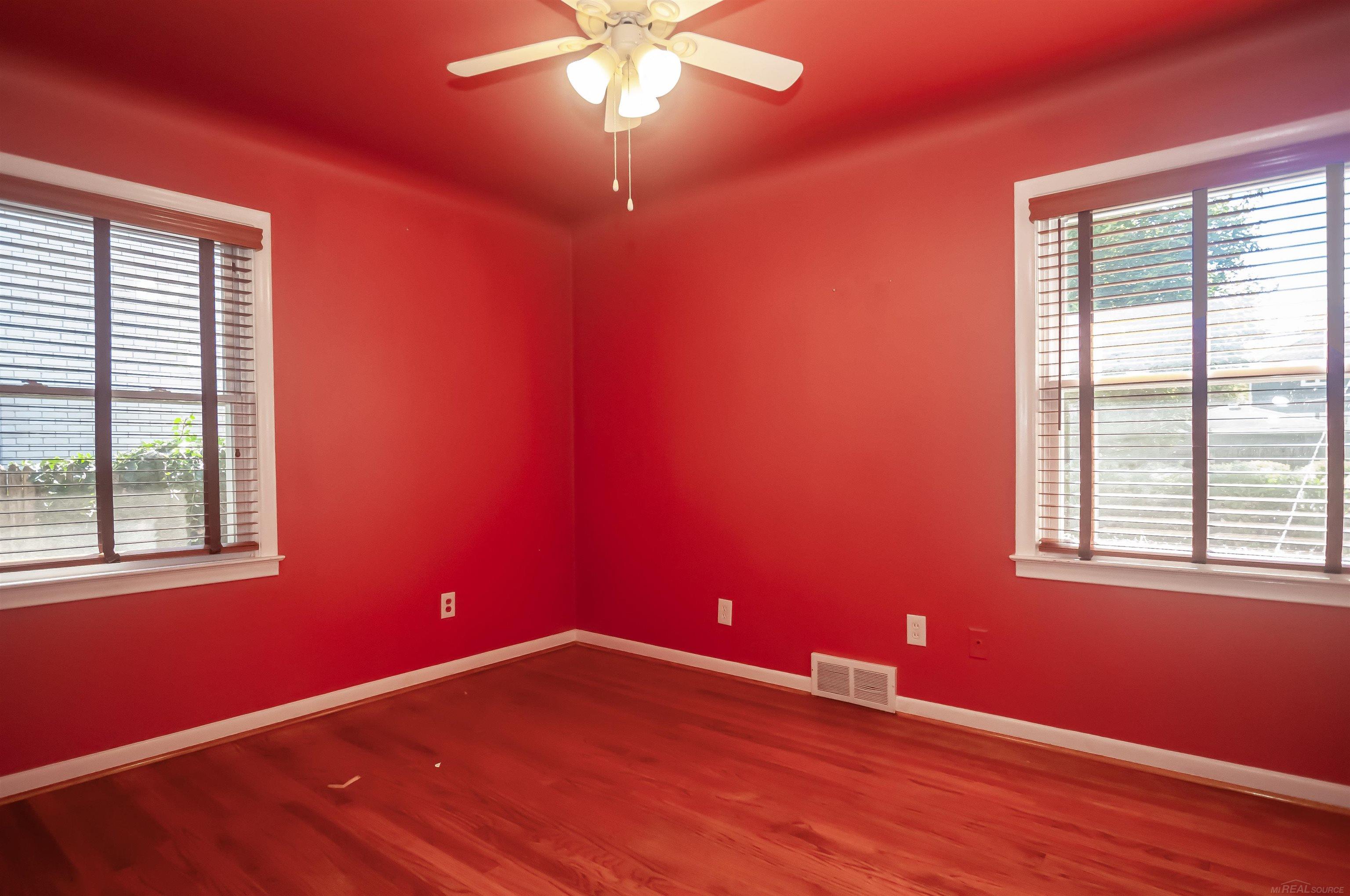 1229 Cadieux Road Grosse Pointe, MI 48230 - Photo 25 of 42 50092295-24.JPG