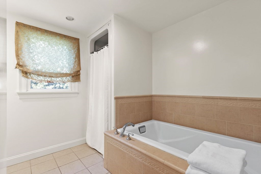 49 Homestead Road Lynnfield, MA 01940 - Photo 31 of 43 Gallery Image 31