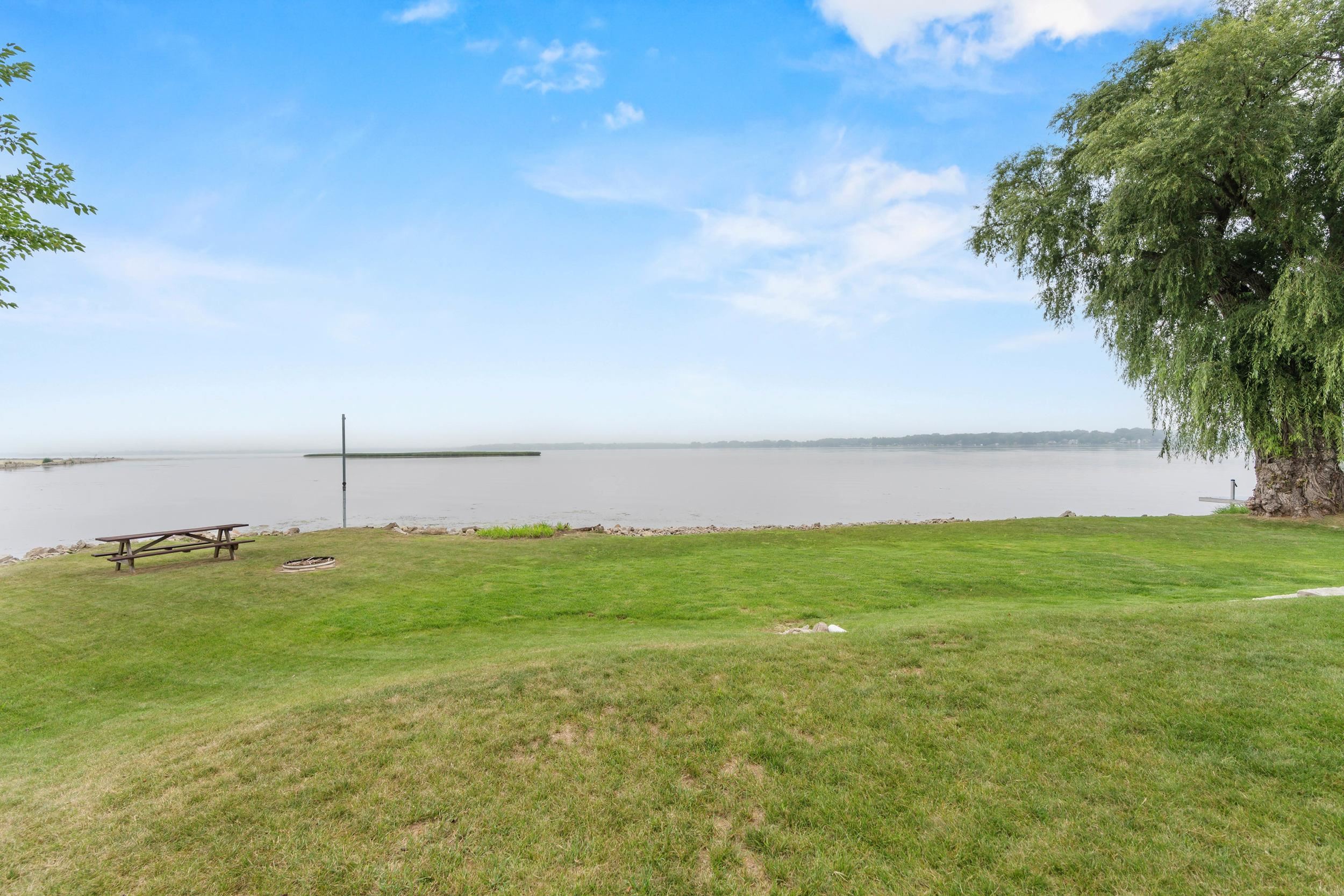 6392 Lakeshore Road Winneconne, WI 54986 - Photo 3 of 90 Gallery Image 3