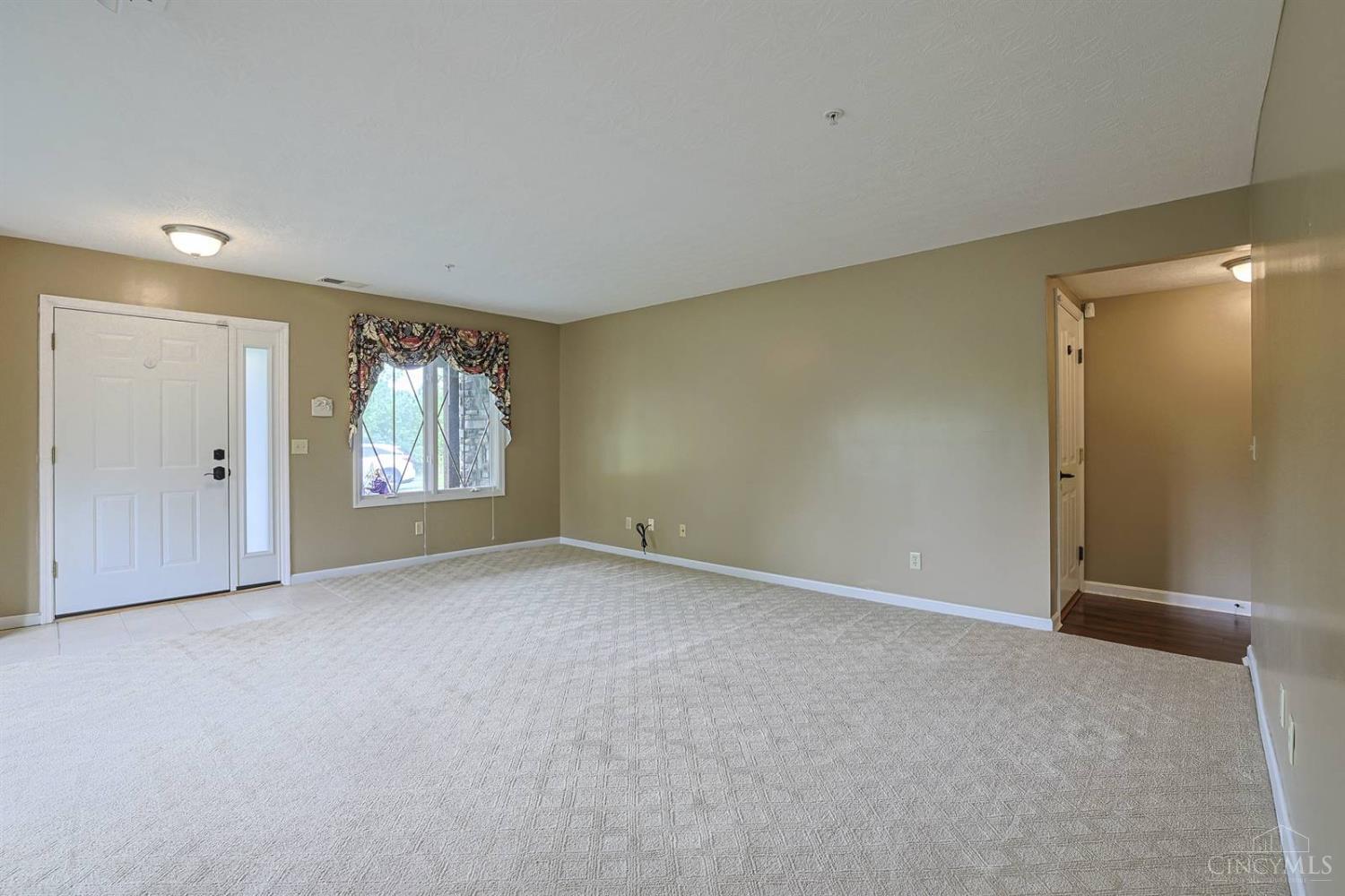 206 Edinburgh Lane Springdale, OH 45246 - Photo 6 of 25