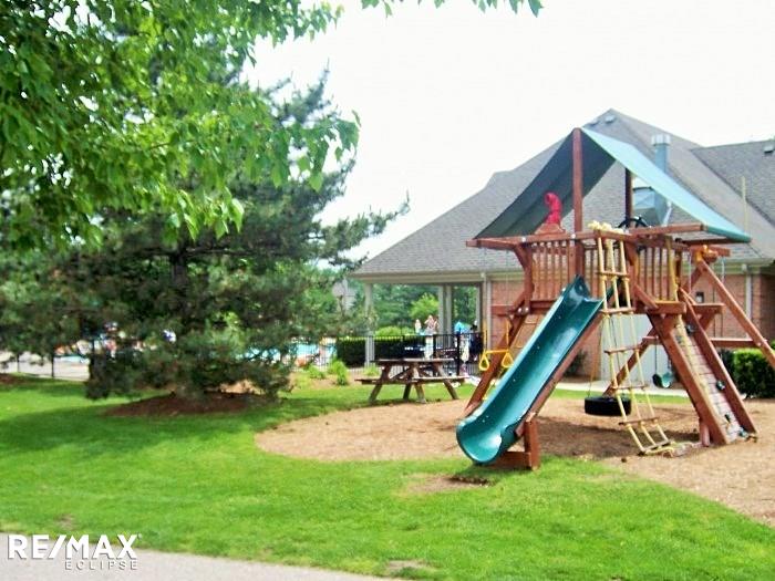 1694 Chase Drive Rochester, MI 48307 - Photo 47 of 47 31320393-46.JPG
