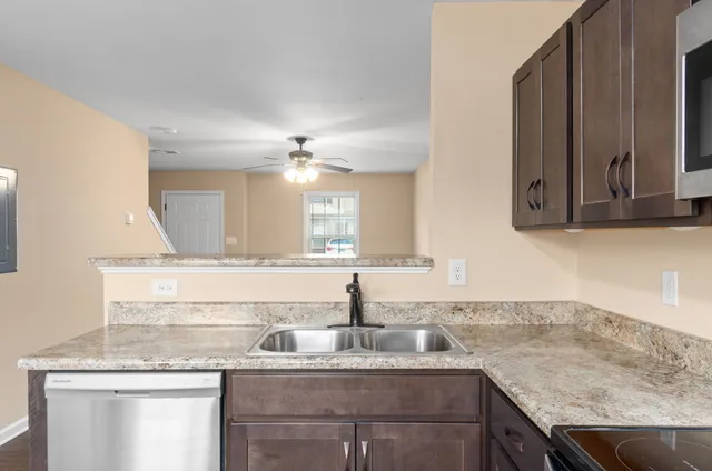 $950 | 1110 Ashridge Drive, Unit C1, Clarksville, TN 37042