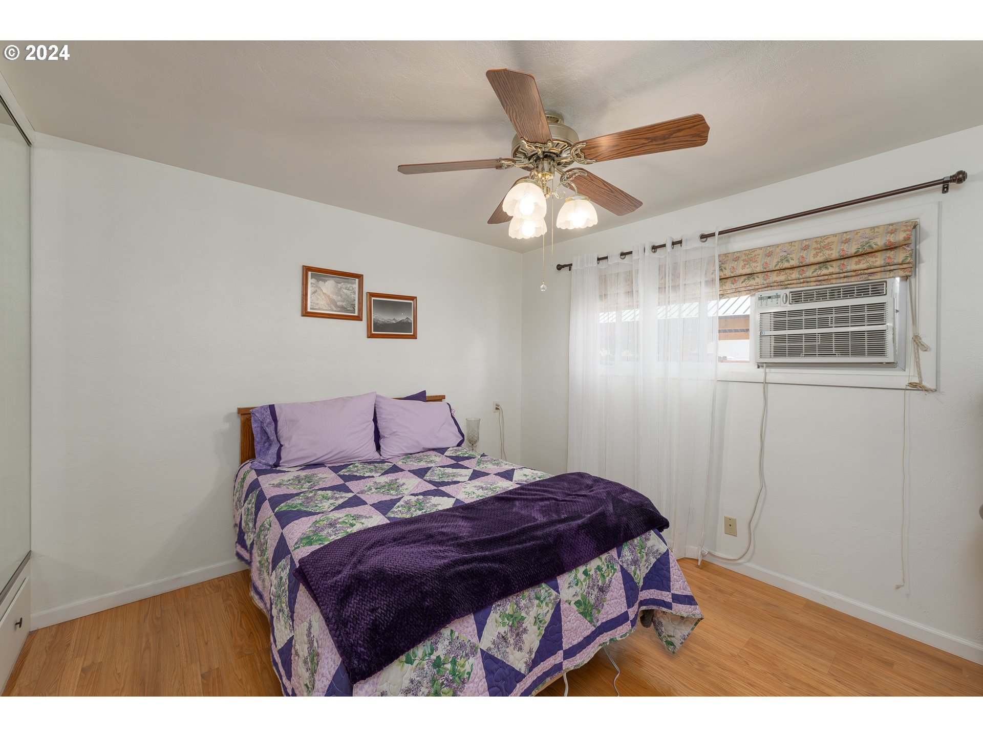 437 Page Road Winchester, OR 97495 - Photo 11 of 43 Primary Bedroom