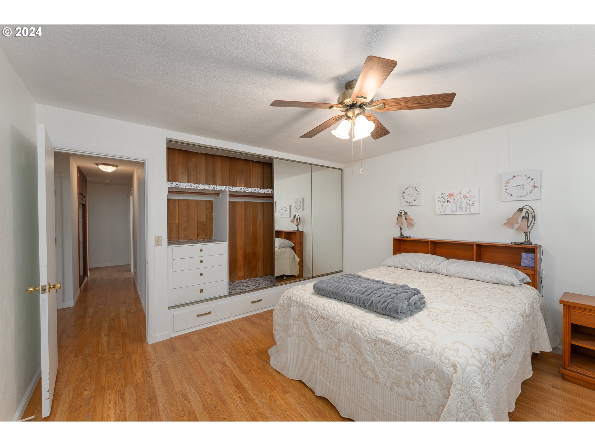 437 Page Road Winchester, OR 97495 - Photo 14 of 43 Bedroom