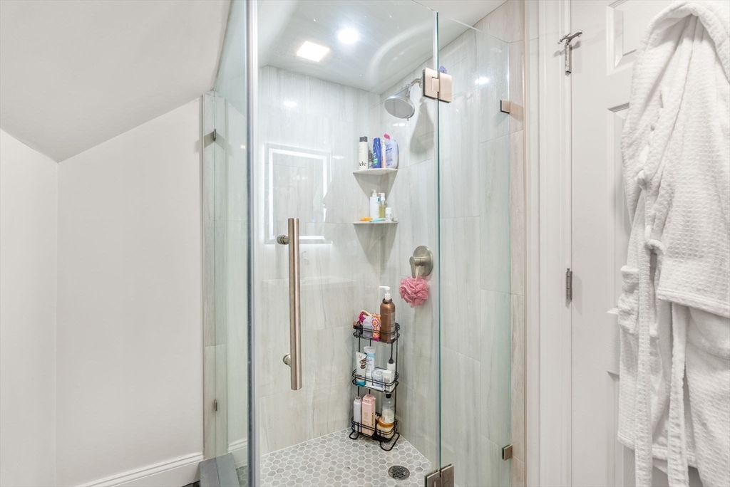 190 Walnut Street Watertown, MA 02472 - Photo 12 of 25