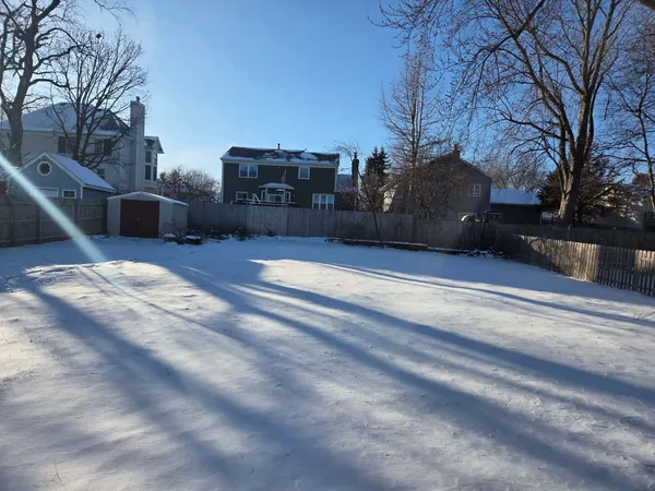 $335,000 | 210 Hazelwood Drive, Lindenhurst, IL 60046