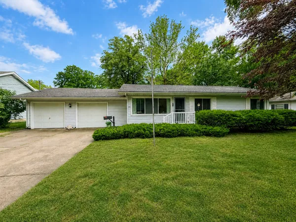 $215,000 | 435 West Main Street, Arcola, IL 61910