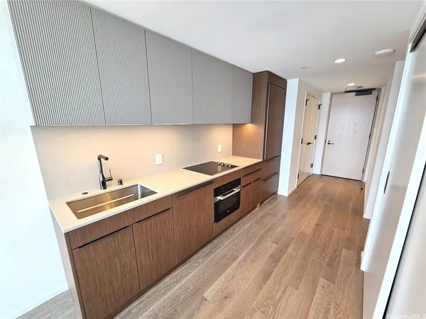 $3,400 | 333 Ward Avenue, Unit 2413, Honolulu, HI 96814