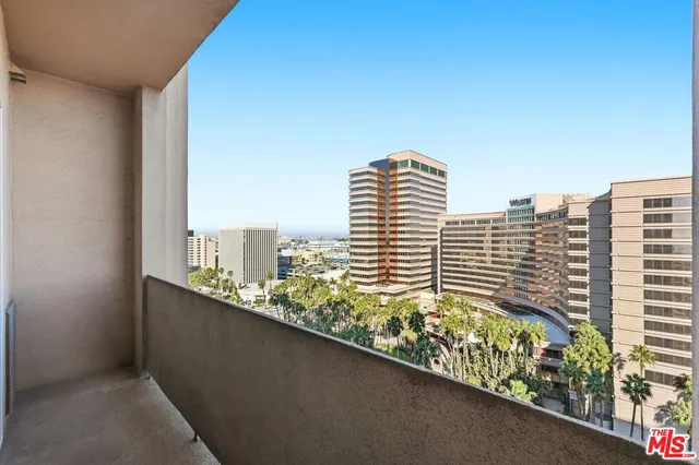 $469,000 | 388 East Ocean Boulevard, Unit 1406, Long Beach, CA 90802
