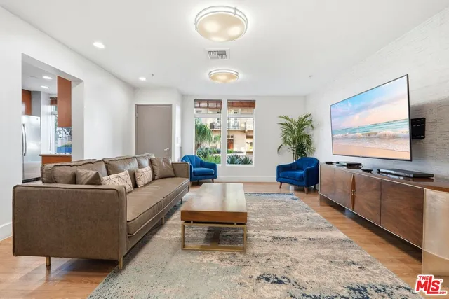 $469,000 | 388 East Ocean Boulevard, Unit 1406, Long Beach, CA 90802