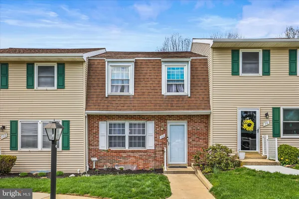 $179,900 | 100 Dew Drop Court, Unit 100, York, PA 17403