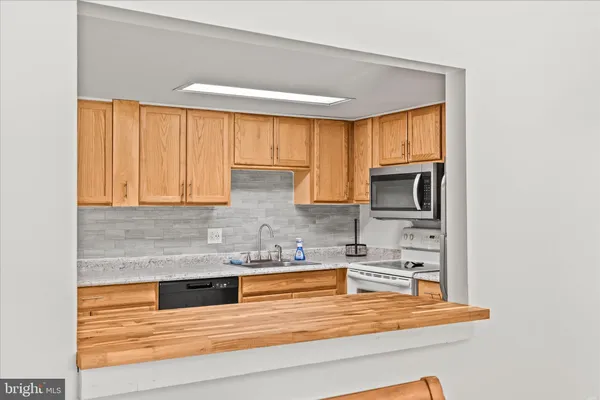 $168,500 | 100 Dew Drop Court, Unit 100, York, PA 17403