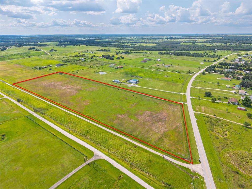 903 Brook Road North Fort Meade, FL 33841 - Photo 10 of 17 a view of a pool water and a mountain view