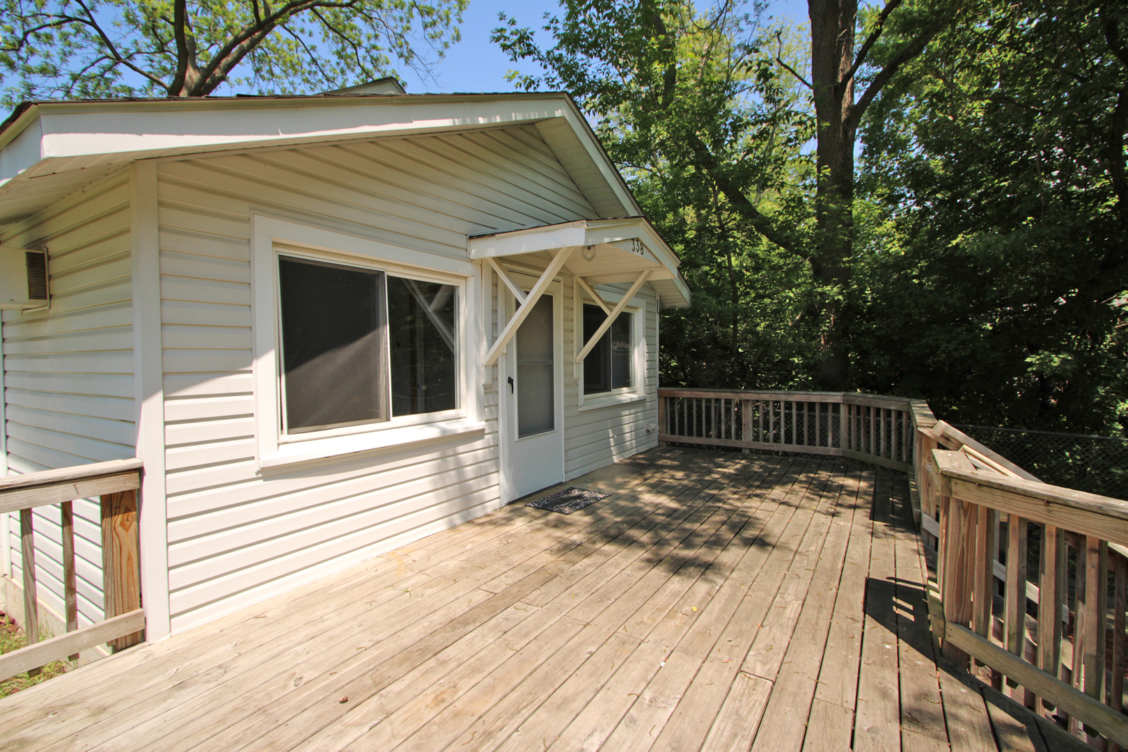 338 East Lakeview Avenue Round Lake Beach, IL 60073 - Photo 6 of 35