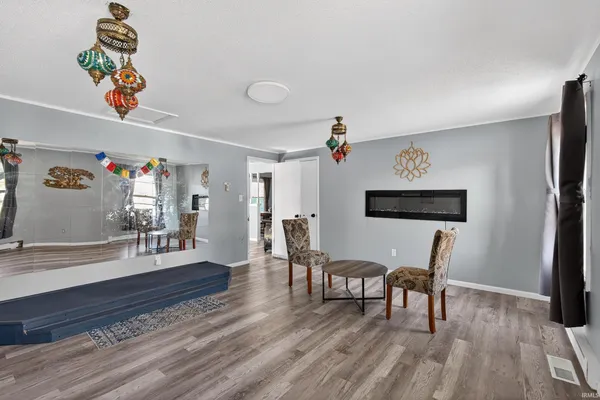 $301,900 | 7480 East 625 South, Wolcottville, IN 46795