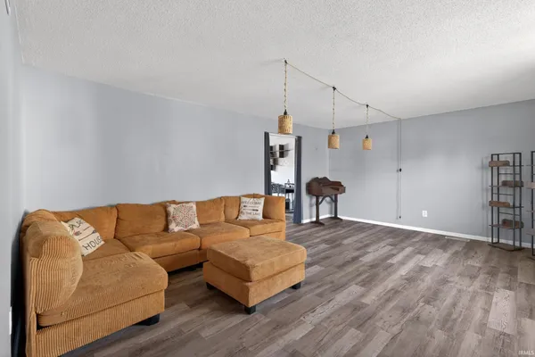 $301,900 | 7480 East 625 South, Wolcottville, IN 46795