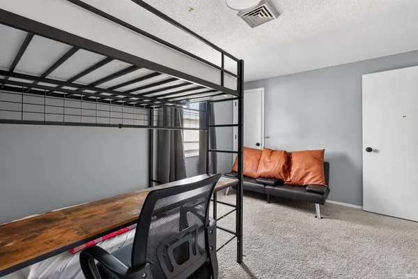 $301,900 | 7480 East 625 South, Wolcottville, IN 46795