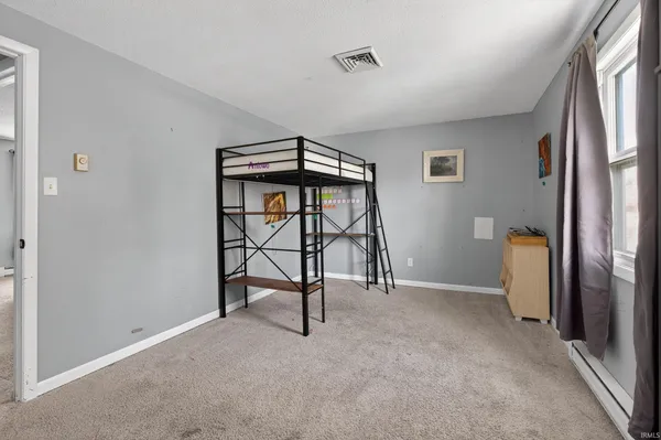 $301,900 | 7480 East 625 South, Wolcottville, IN 46795