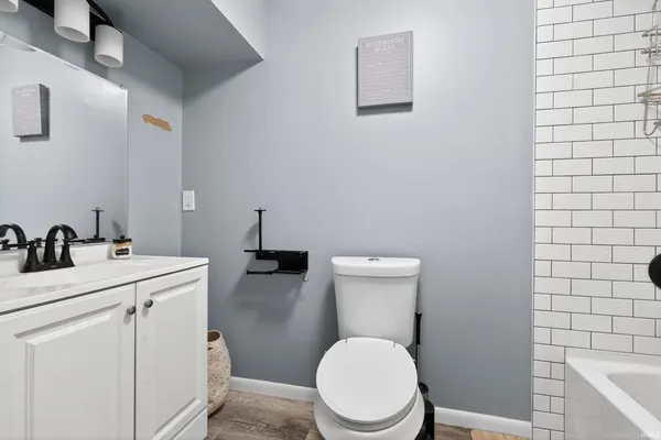 $289,900 | 7480 East 625 South, Wolcottville, IN 46795