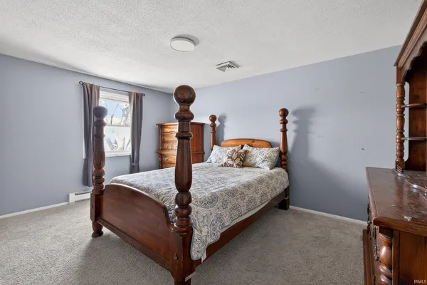 $289,900 | 7480 East 625 South, Wolcottville, IN 46795