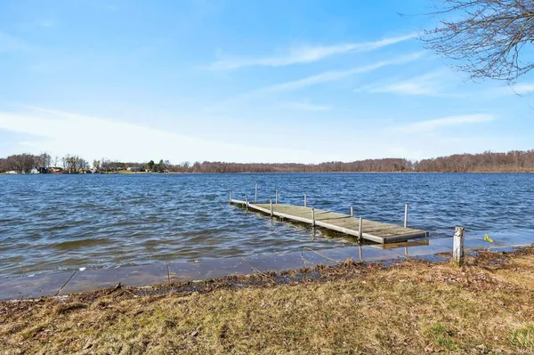 $289,900 | 7480 East 625 South, Wolcottville, IN 46795