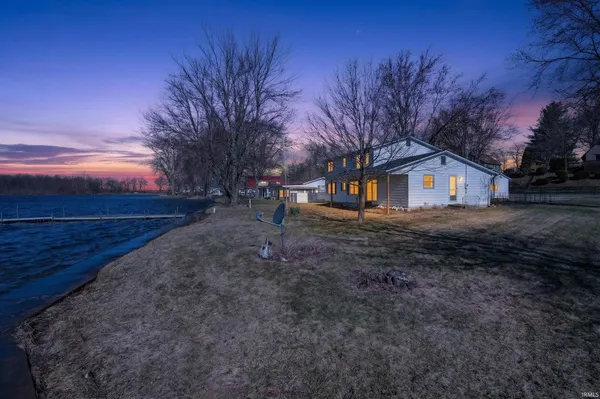 $301,900 | 7480 East 625 South, Wolcottville, IN 46795