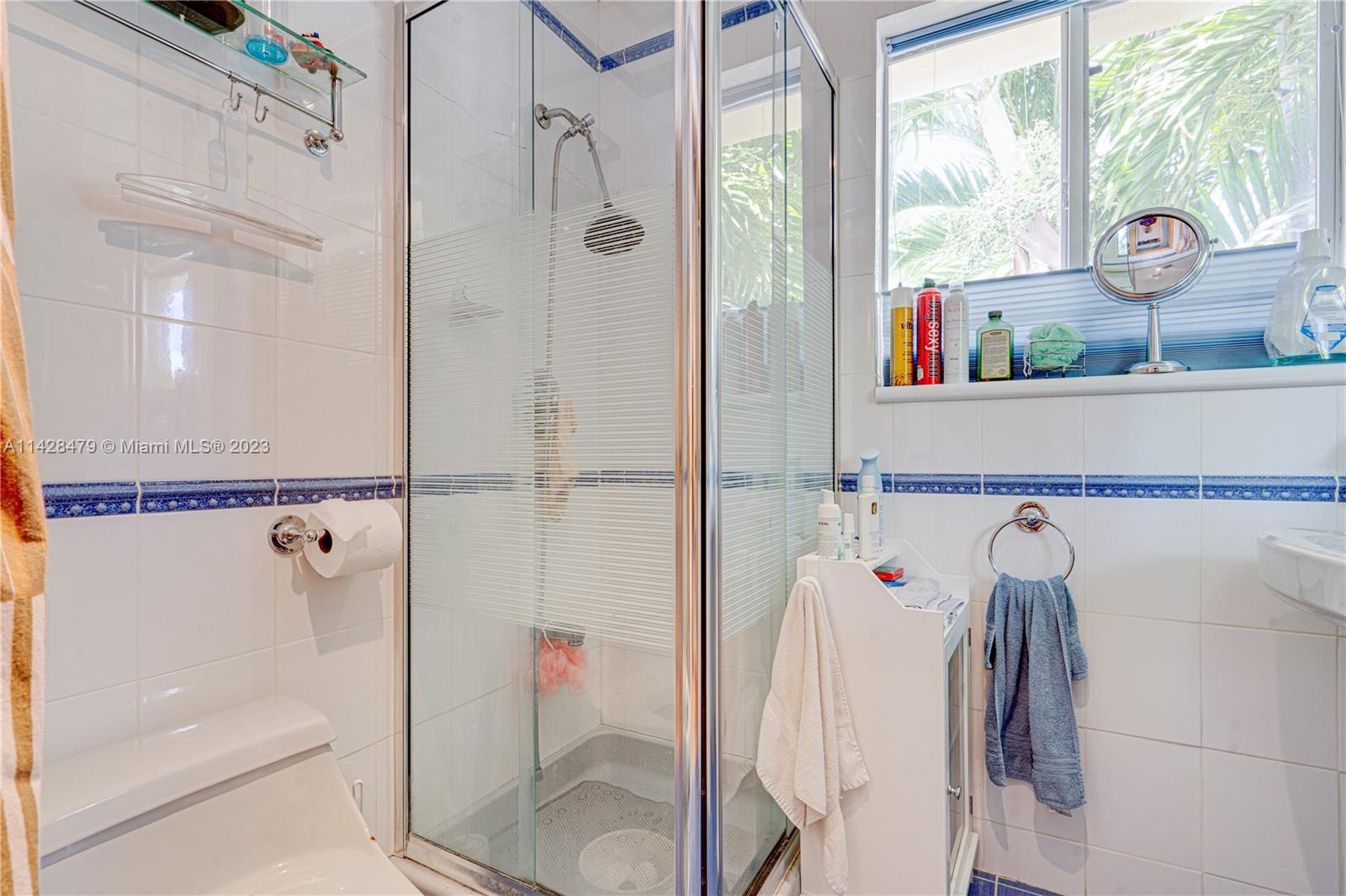 925 Northwest 7th Street Road Miami, FL 33136 - Photo 16 of 19 Gallery Image 16