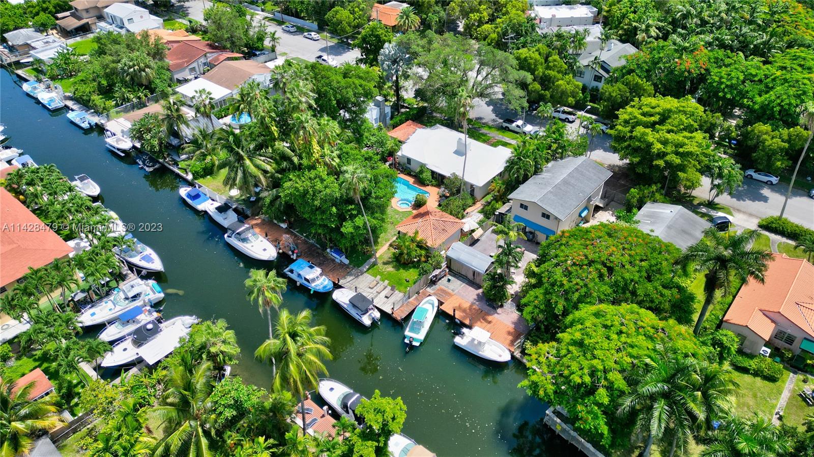 925 Northwest 7th Street Road Miami, FL 33136 - Photo 4 of 19 Gallery Image 4